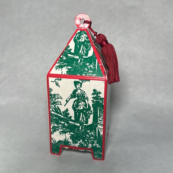 Seda France Holiday Toile Pagoda Box Candle NIB - Picture 3 of 3
